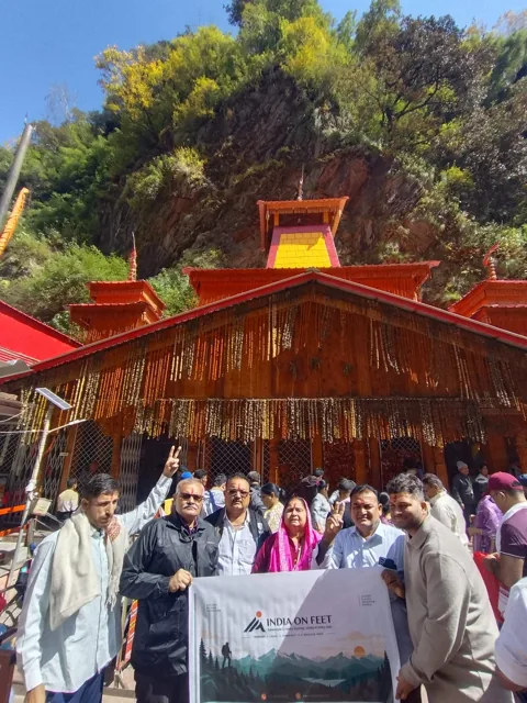 India On Feet travellers outside a Himalayan temple