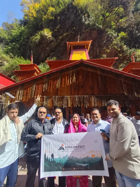 India On Feet travellers outside a Himalayan temple
