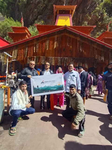 India On Feet travellers outside a Himalayan temple